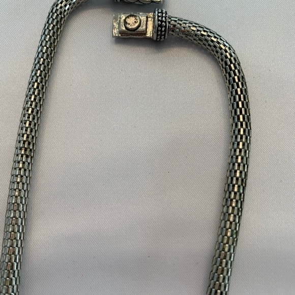 Heart necklace magnetic closure silver tone mesh choker chain 3 locking hearts - Picture 7 of 8